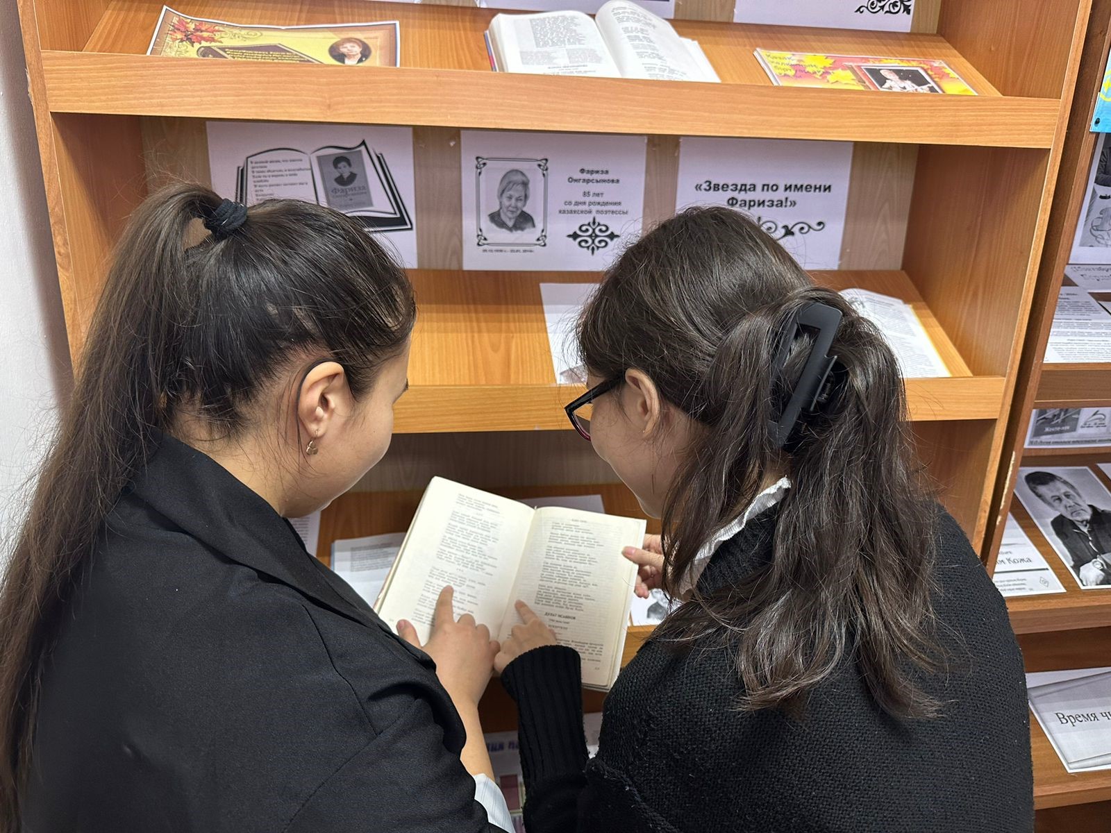 Қолмен жұмыс жасайтын порно 70 жастан асқан әйелдер бейнеленген секс бейнелері